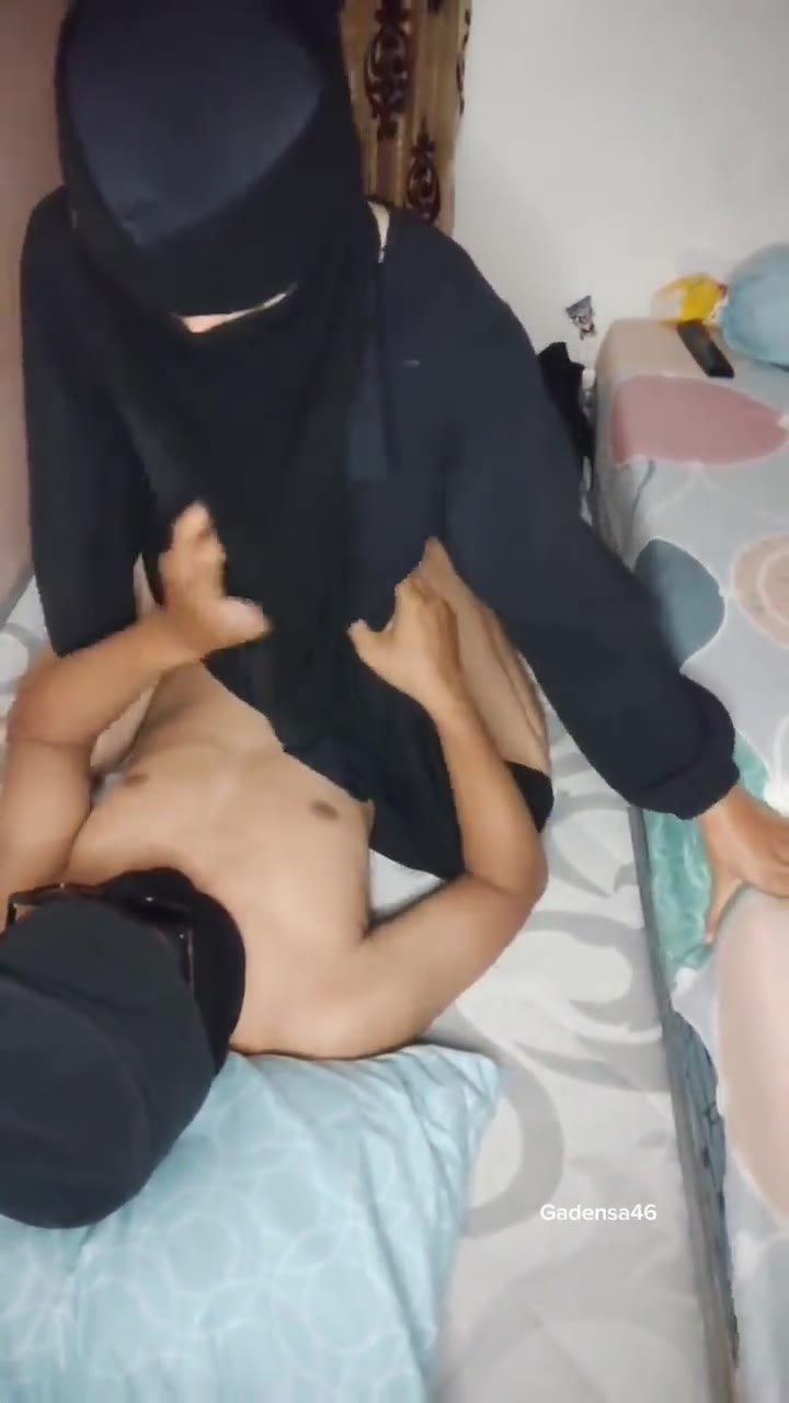 binor hijab di ajak ngentot tetangga 2